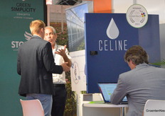 Wilco Dijkstra of CE-Line explains to a visitor.